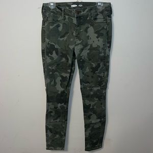 Old Navy Camo Rockstar Super Skinny Mid-Rise Jeans